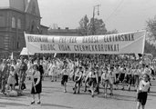 Andrássy (Sztálin) út a Hősök terénél, május 1-i felvonulás (1952)