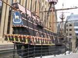 A Golden Hind rekonstruált példánya a londoni Southwarkban (kép forrása: Wikimedia Commons)