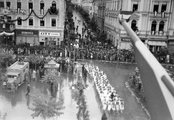 A marosvásárhelyi Fő tér (Piata Trandafirilor), szemben a Bolyai utca