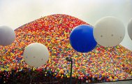 A luftballonok a háló alatt (kép forrása: rarehistoricalphotos.com)