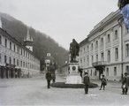 Herkulesfürdő, Herkules tér (Piata Hercules), jobbra a Teréz udvar (1904)