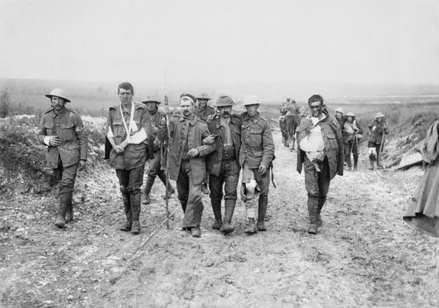 A somme-i csata vérfürdőjében megsebesült katonák, 1916