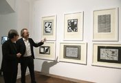 Baán László, a Szépművészeti Múzeum főigazgatója és Pierre Vasarely, a Vasarely Foundation elnöke a felújított kiállítóteremben