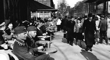 A romantikus kávézókban a Luftwaffe pilótái foglaltak helyet (kép forrása: Wikipédia / Bundesarchiv, Bild 101I-247-0775-38 / Langhaus / CC-BY-SA 3.0)